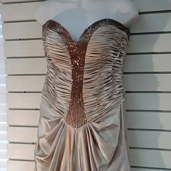 Gold beaded formal dress with fishtail backing - Picture 2 of 7